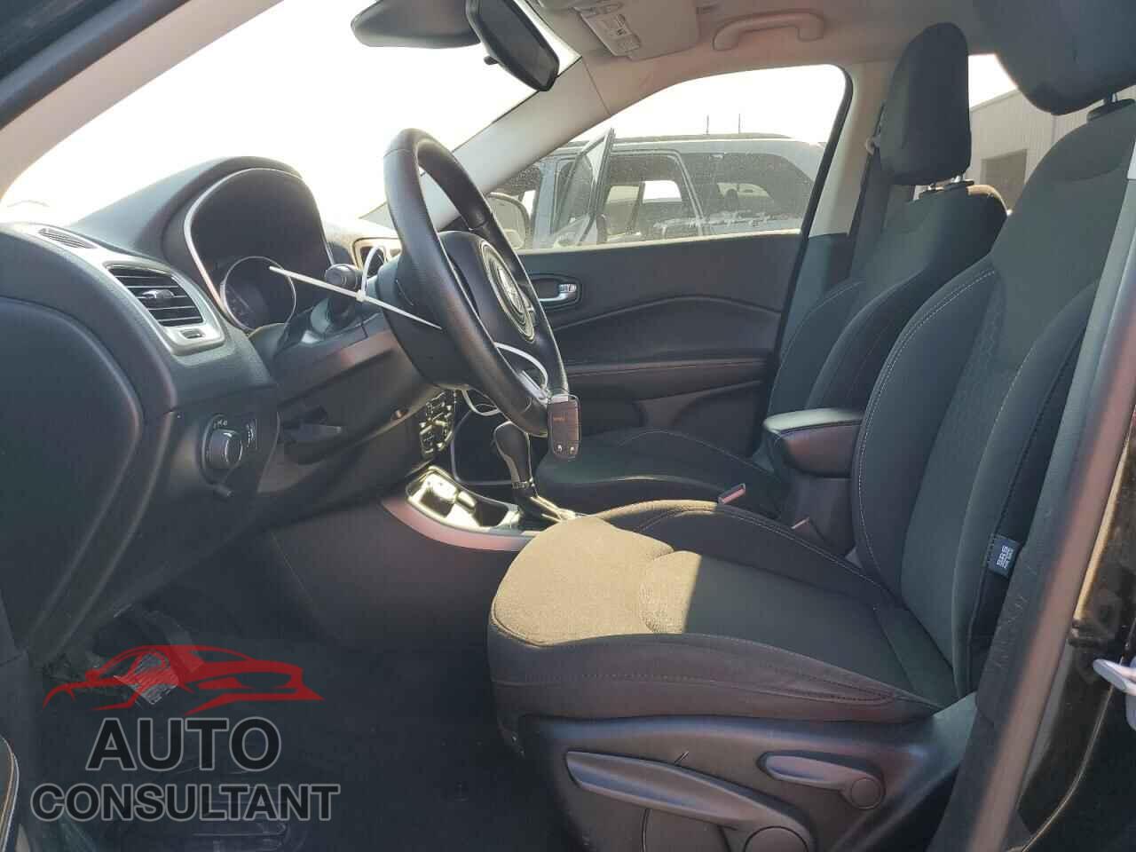 JEEP COMPASS 2018 - 3C4NJDAB7JT131991