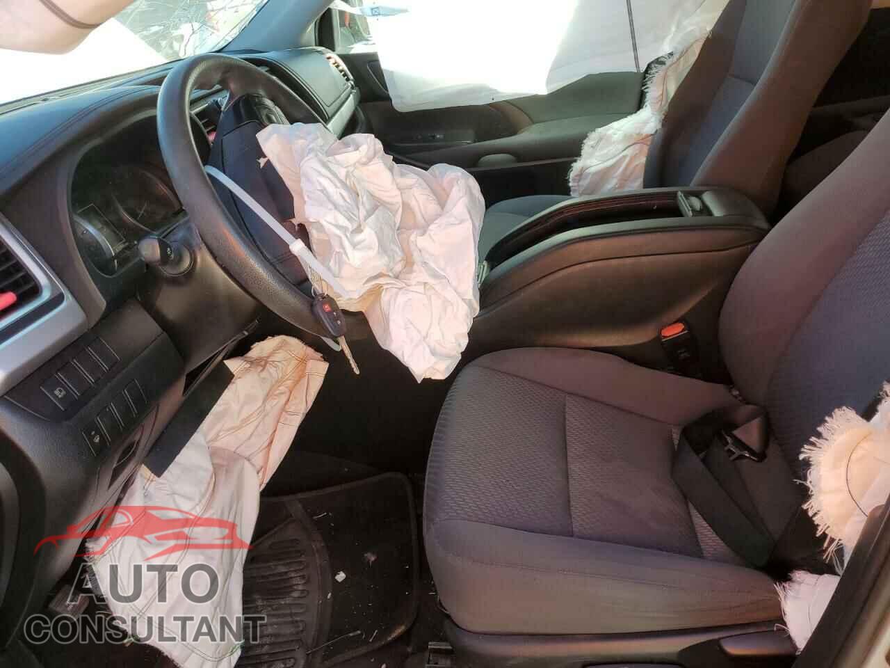 TOYOTA HIGHLANDER 2019 - 5TDBZRFH6KS979748