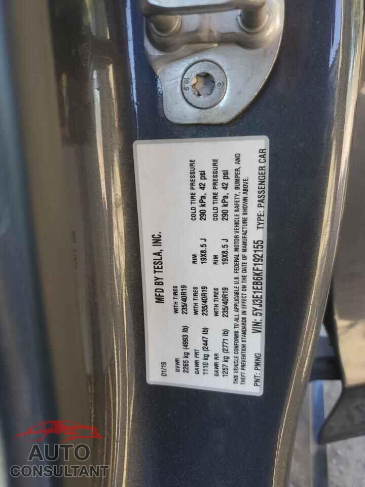 TESLA MODEL 3 2019 - 5YJ3E1EB6KF192155