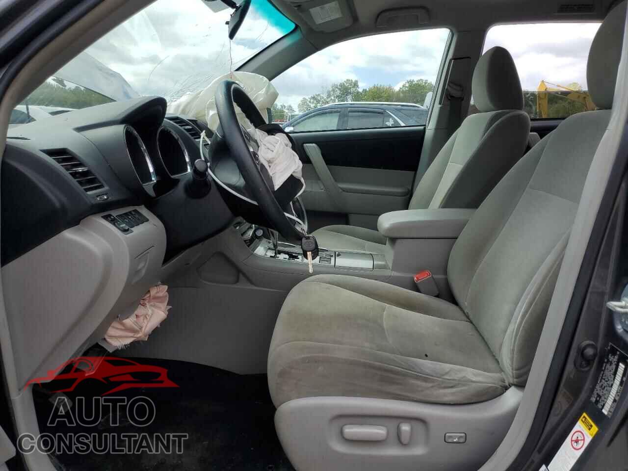TOYOTA HIGHLANDER 2013 - 5TDBK3EH8DS214160