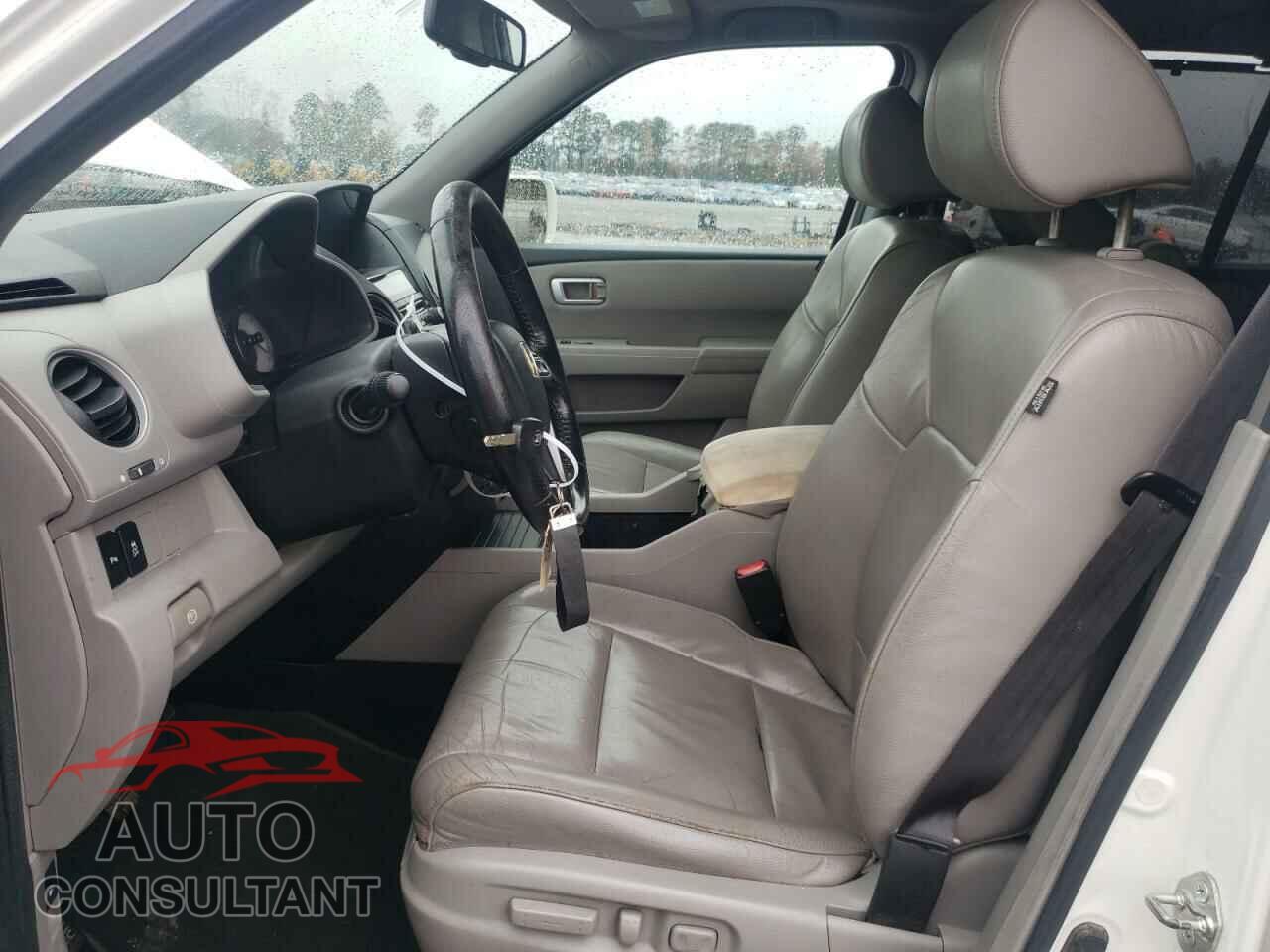 HONDA PILOT 2013 - 5FNYF3H93DB006341