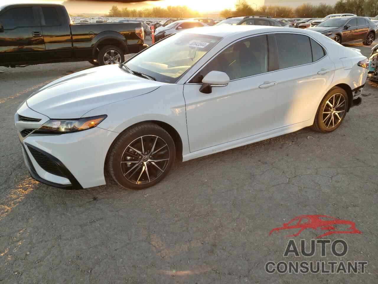 TOYOTA CAMRY 2023 - 4T1G11AK4PU136003