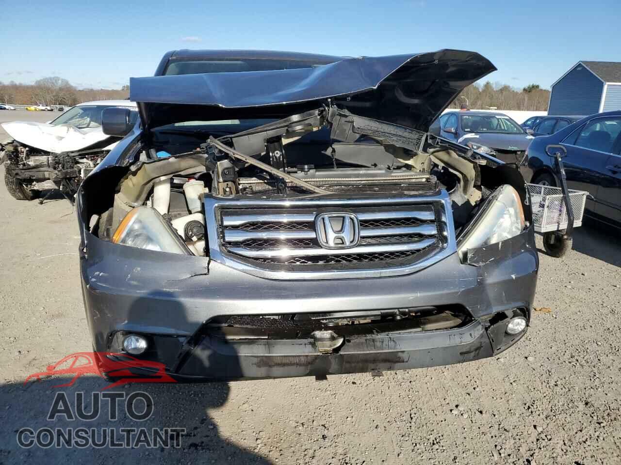 HONDA PILOT 2013 - 5FNYF4H56DB035576