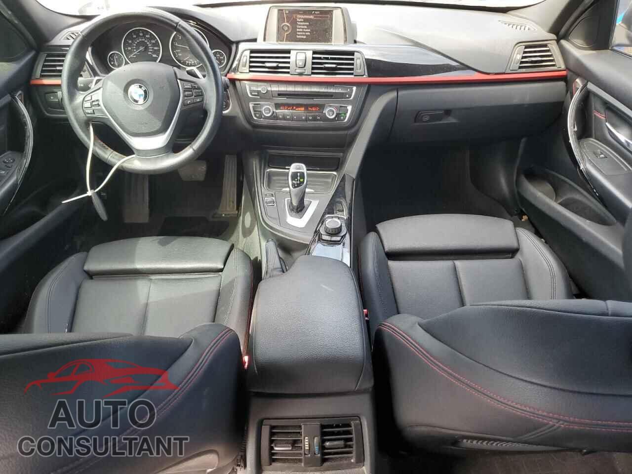 BMW 3 SERIES 2012 - WBA3C1C5XCF433857