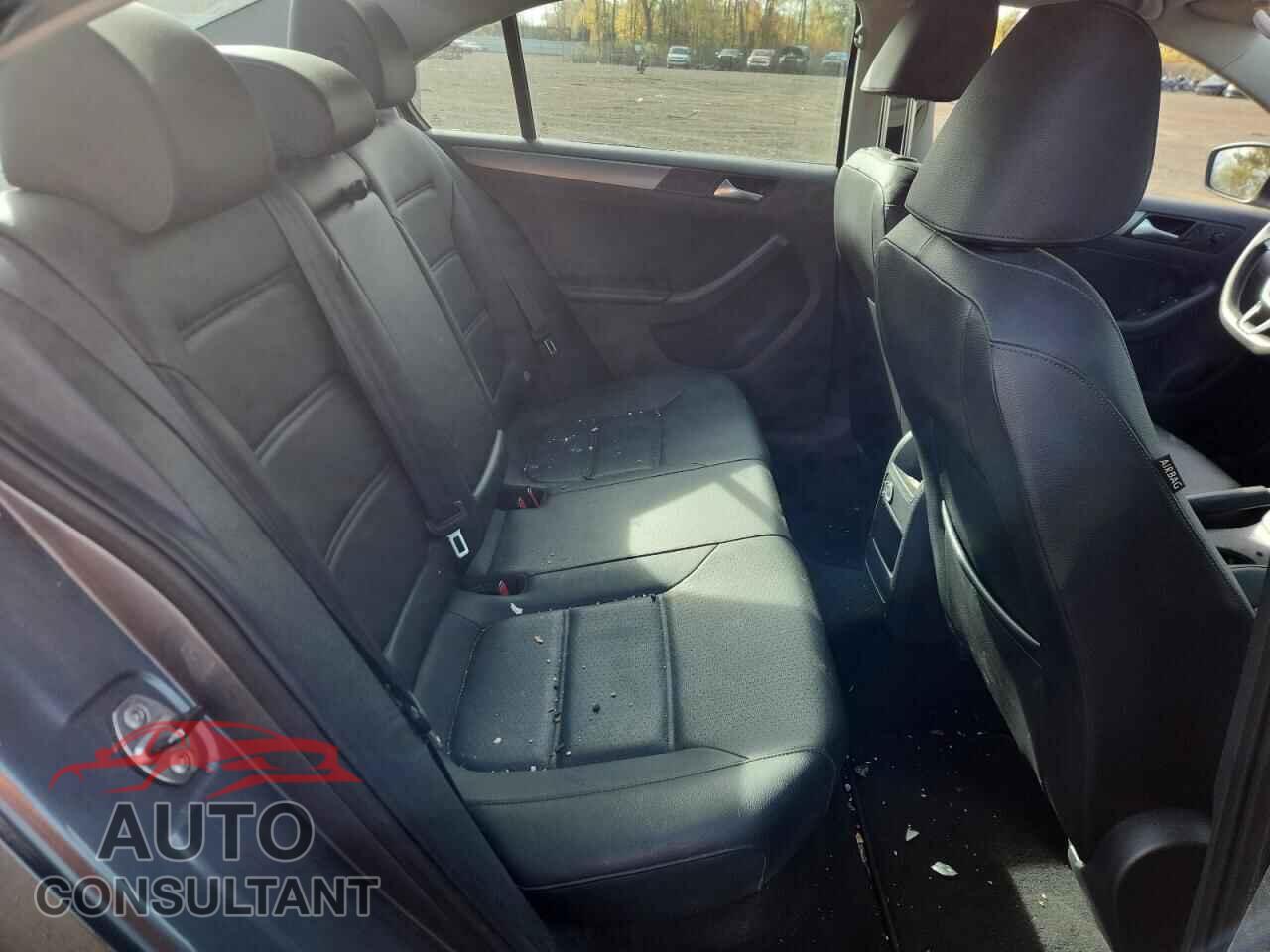 VOLKSWAGEN JETTA 2015 - 3VWLA7AJ3FM210542