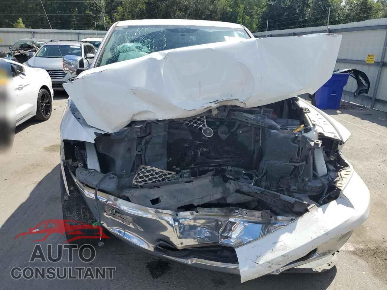 DODGE RAM 1500 2012 - 1C6RD7NT8CS248228