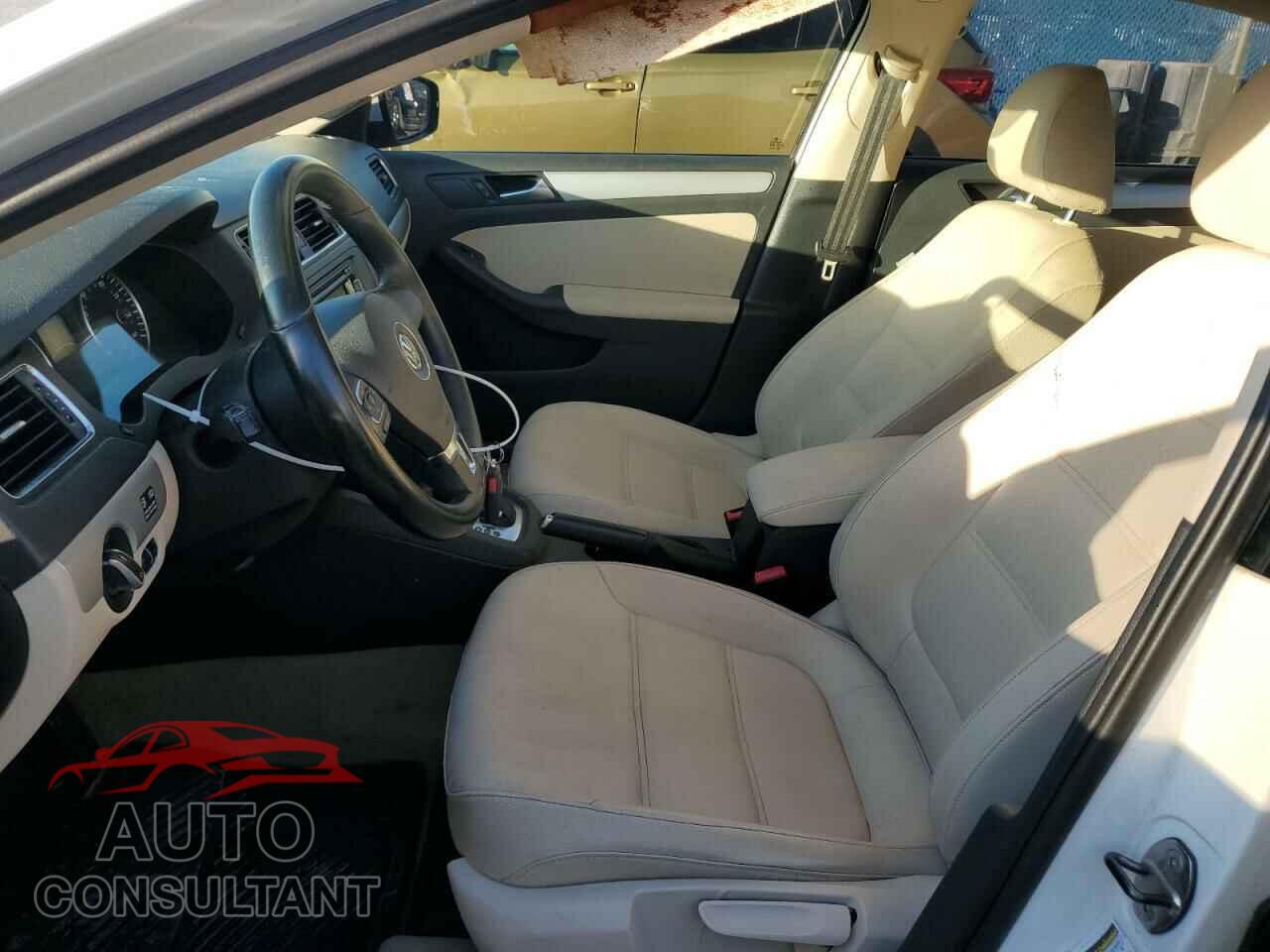 VOLKSWAGEN JETTA 2012 - 3VWLL7AJ5CM365910