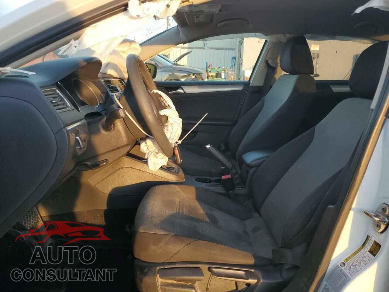 VOLKSWAGEN JETTA 2017 - 3VW2B7AJ0HM334067