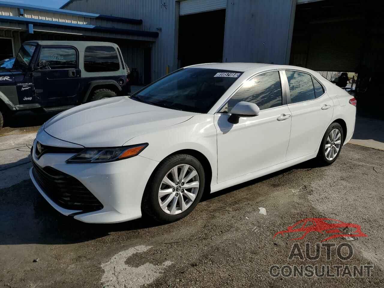 TOYOTA CAMRY 2018 - 4T1B11HK6JU622299