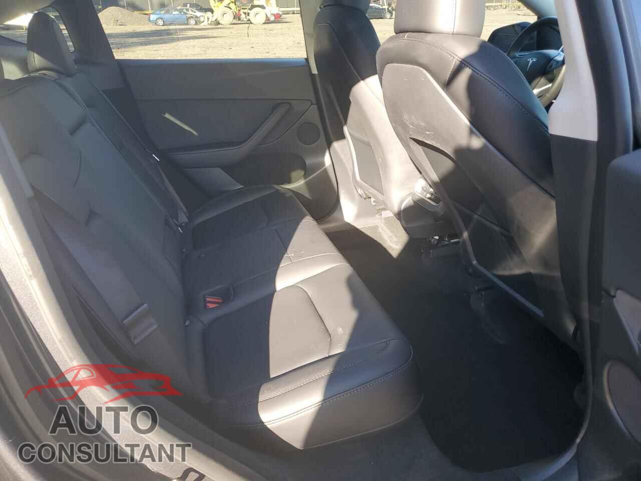 TESLA MODEL Y 2024 - 7SAYGDED5RF008081