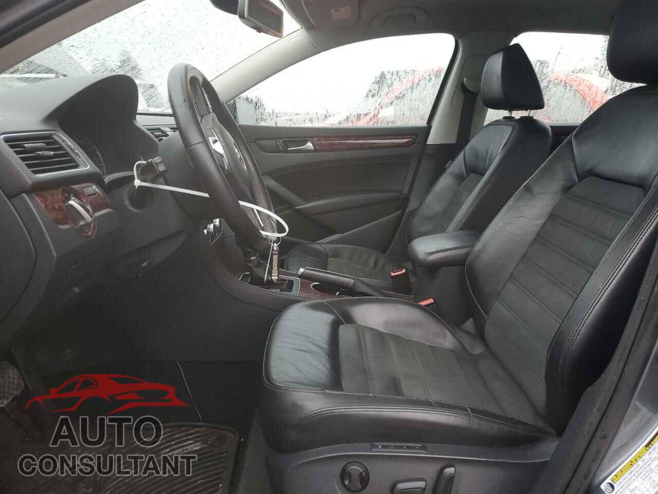 VOLKSWAGEN PASSAT 2013 - 1VWCP7A31DC071493