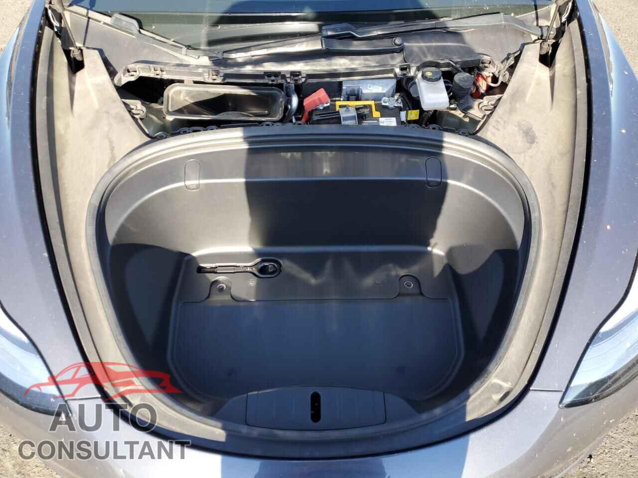 TESLA MODEL 3 2019 - 5YJ3E1EA7KF543033