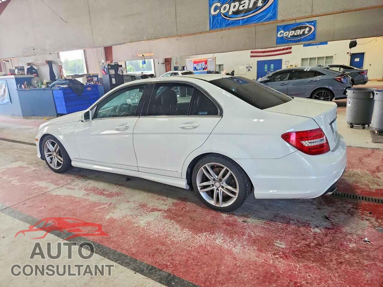 MERCEDES-BENZ C-CLASS 2012 - WDDGF8BBXCR233349