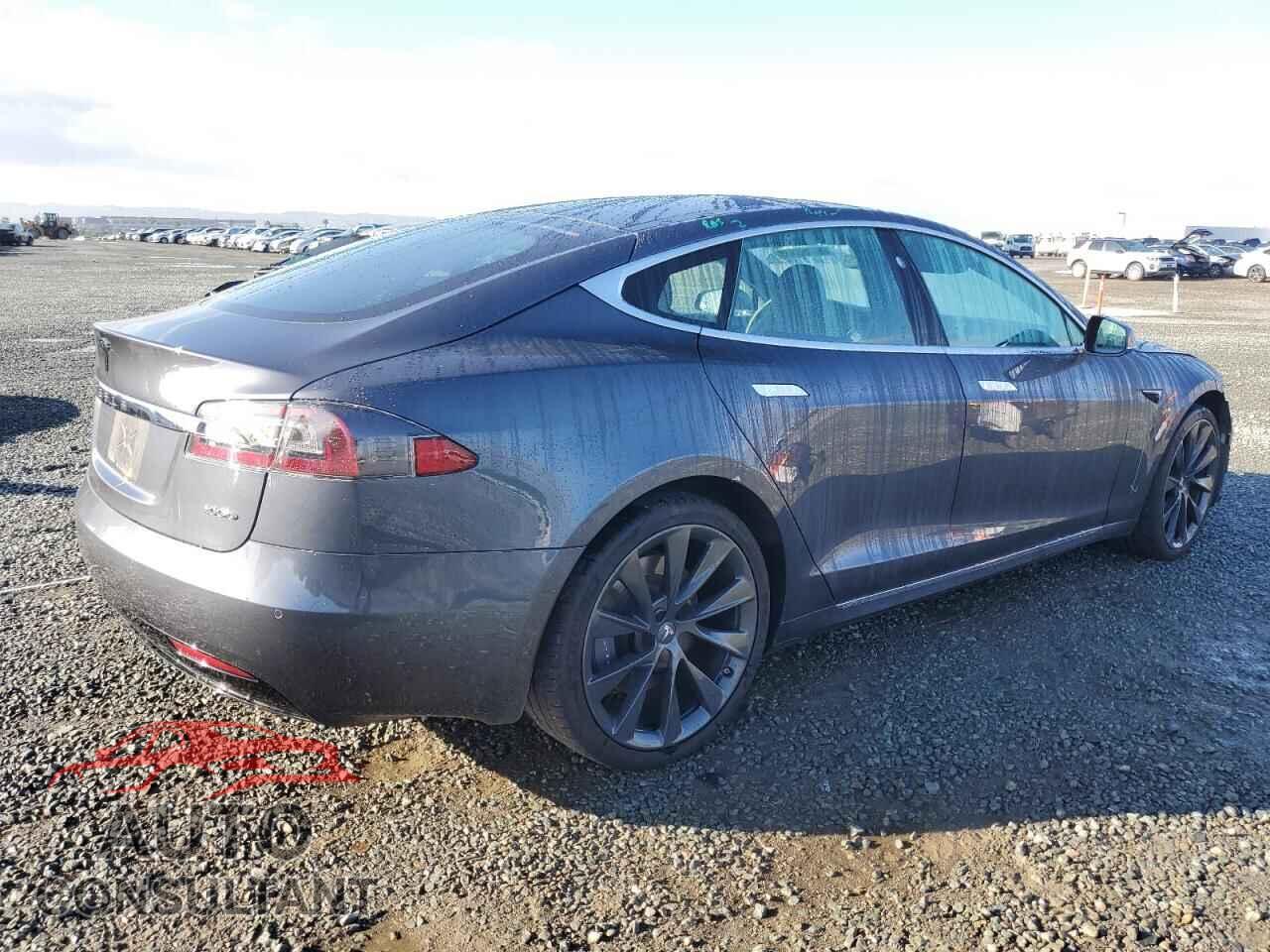 TESLA MODEL S 2018 - 5YJSA1E26JF258130