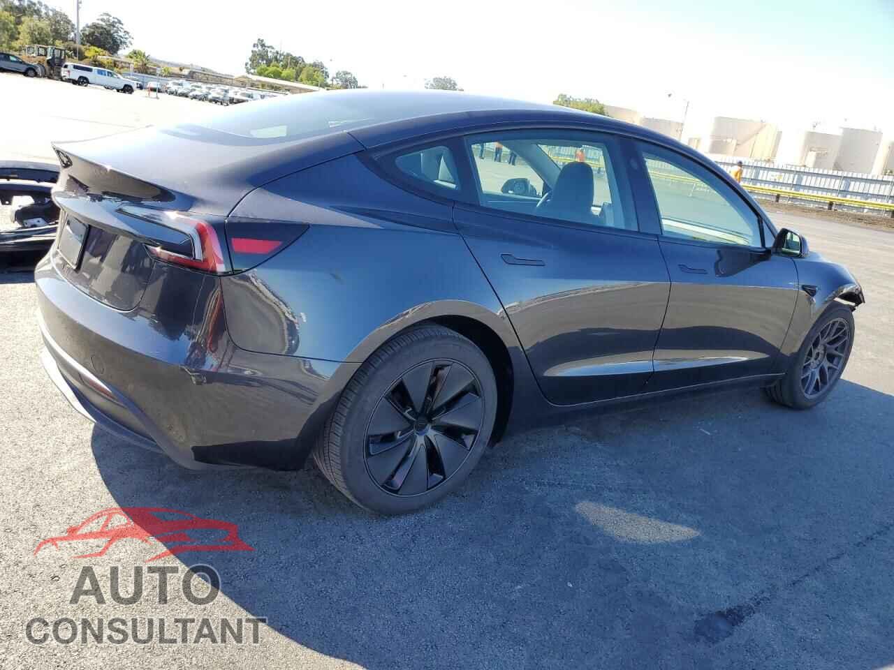 TESLA MODEL 3 2024 - 5YJ3E1EA4RF864893