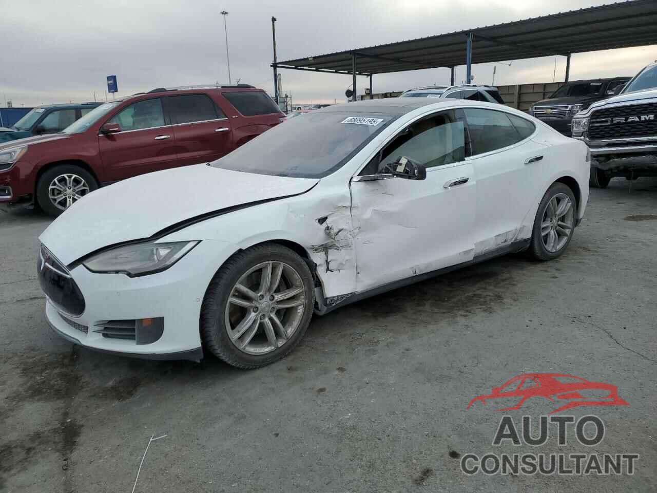 TESLA MODEL S 2015 - 5YJSA1E18FF115906