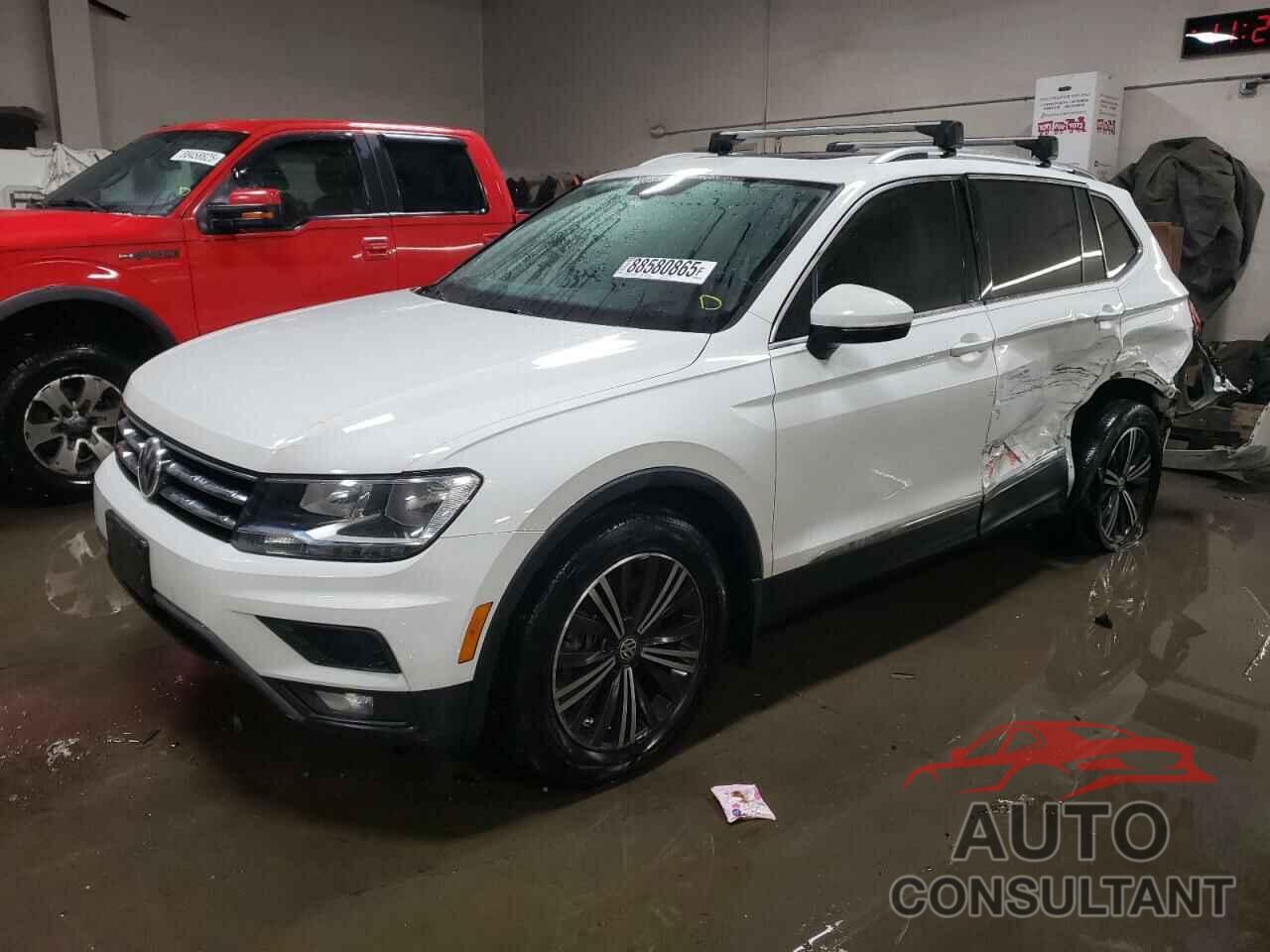 VOLKSWAGEN TIGUAN 2018 - 3VV2B7AX1JM052874