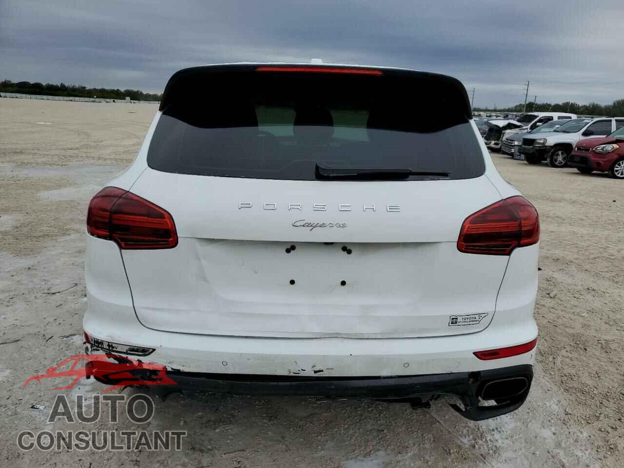 PORSCHE CAYENNE 2016 - WP1AA2A24GLA11362