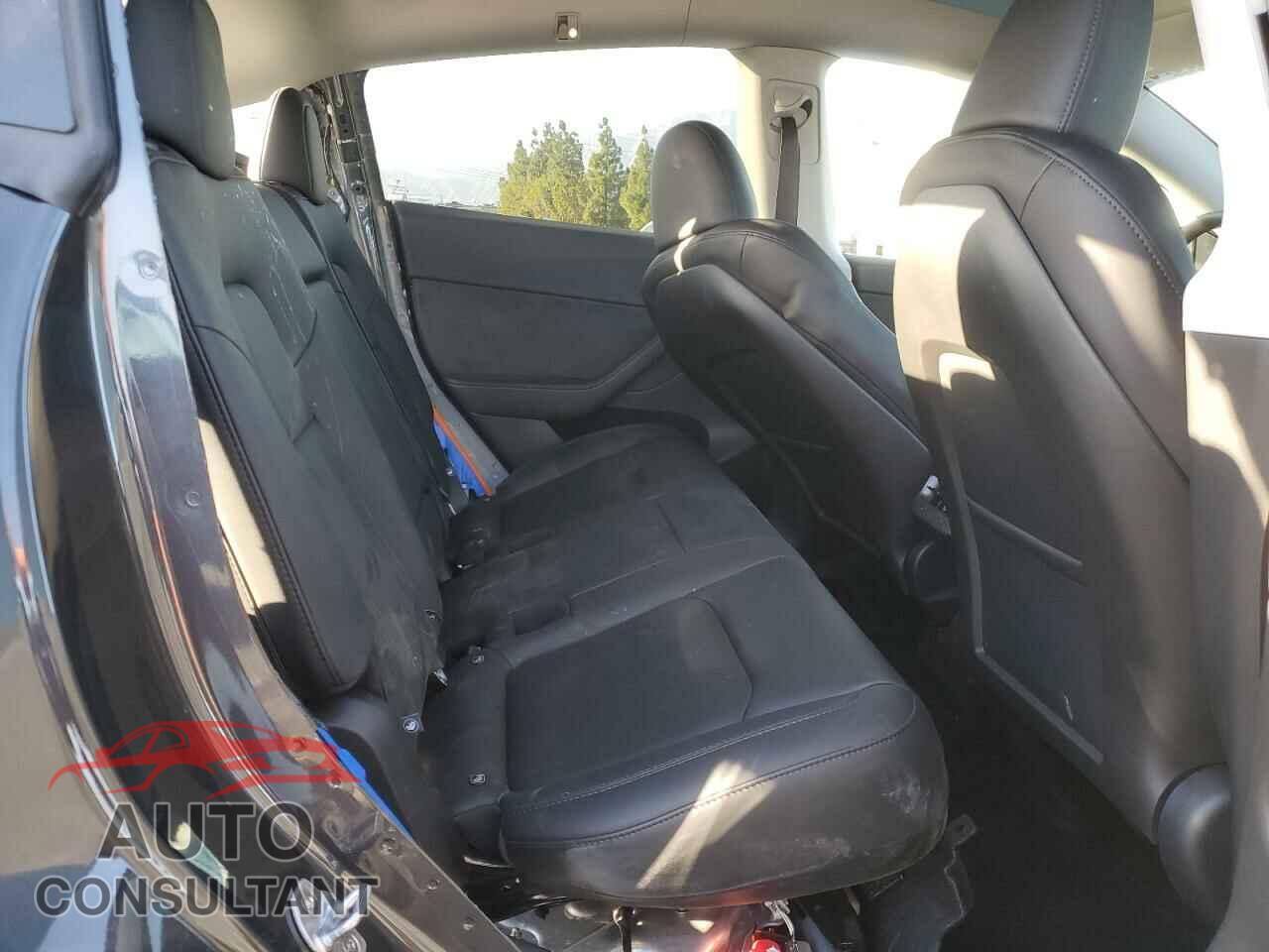 TESLA MODEL Y 2024 - 7SAYGDED2RF200414