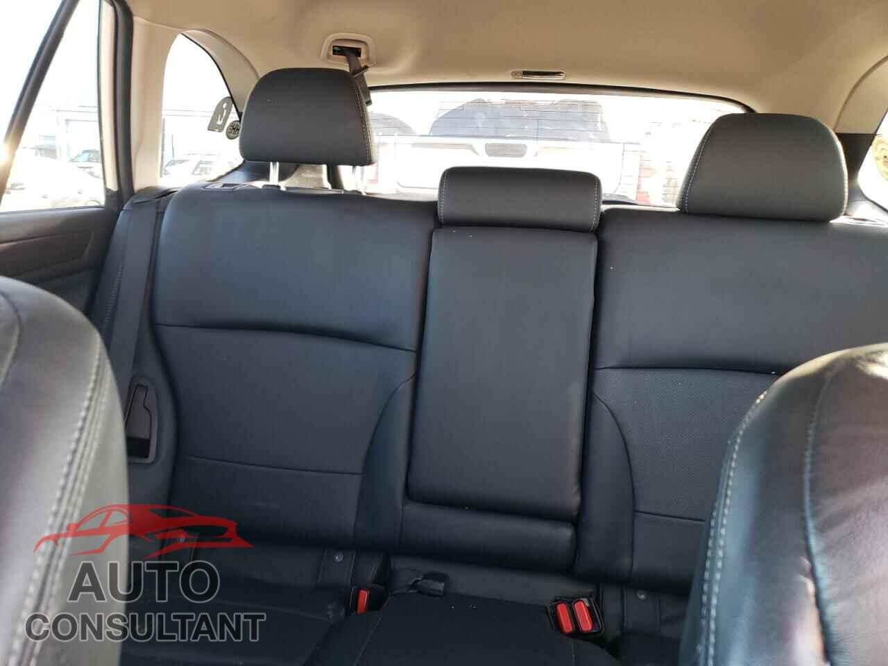 SUBARU OUTBACK 2018 - 4S4BSAKC8J3375226