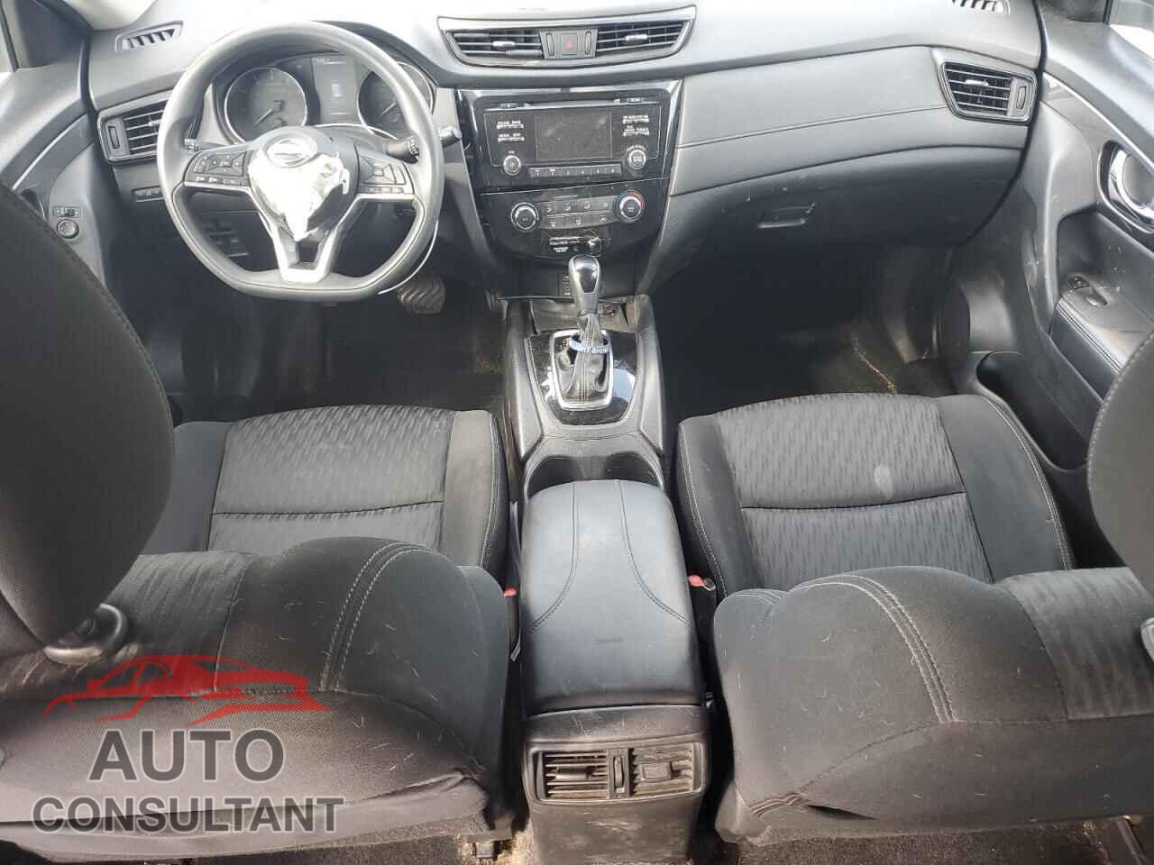 NISSAN ROGUE 2017 - KNMAT2MT6HP518919