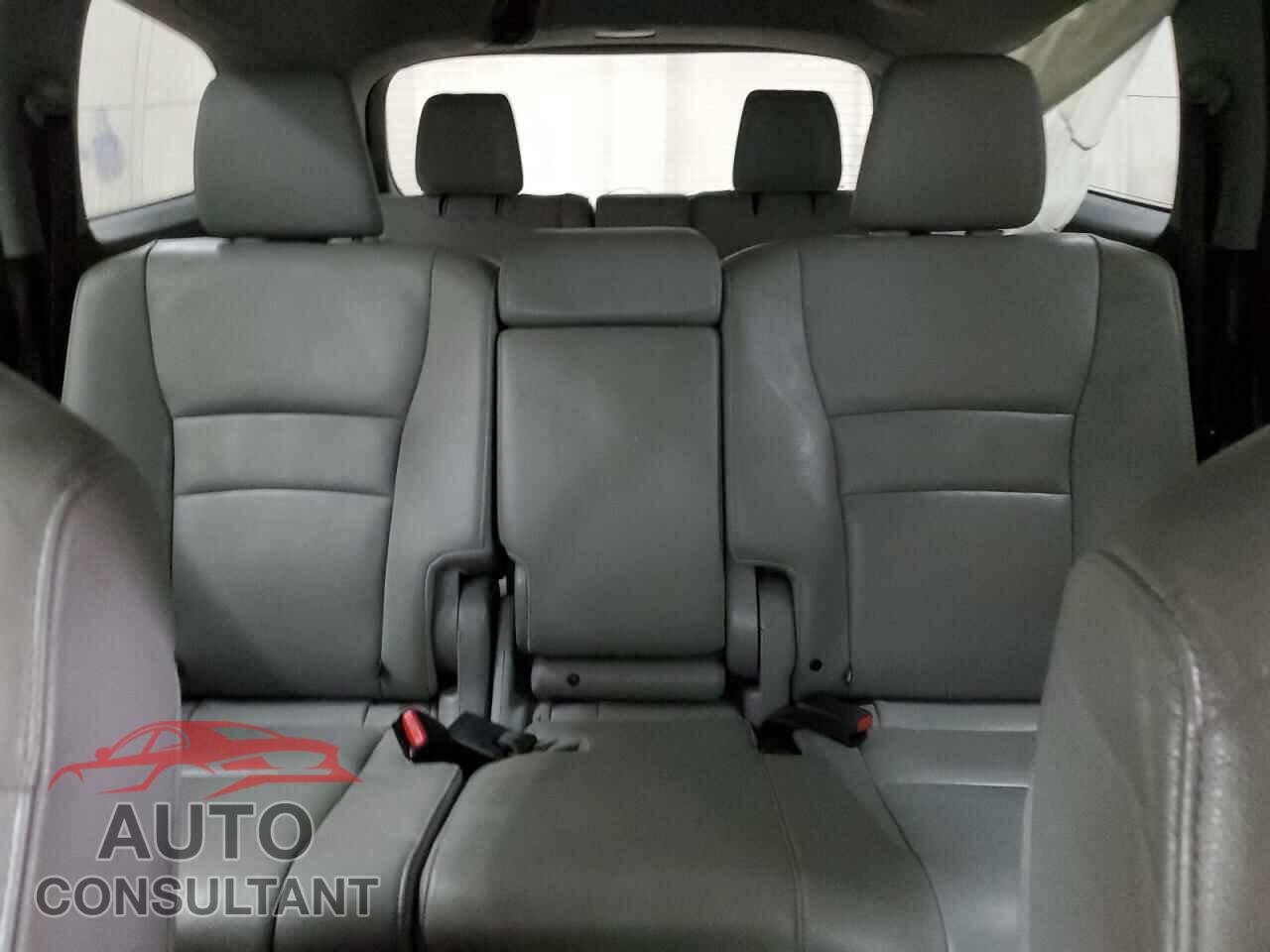 HONDA PILOT 2017 - 5FNYF5H7XHB013691
