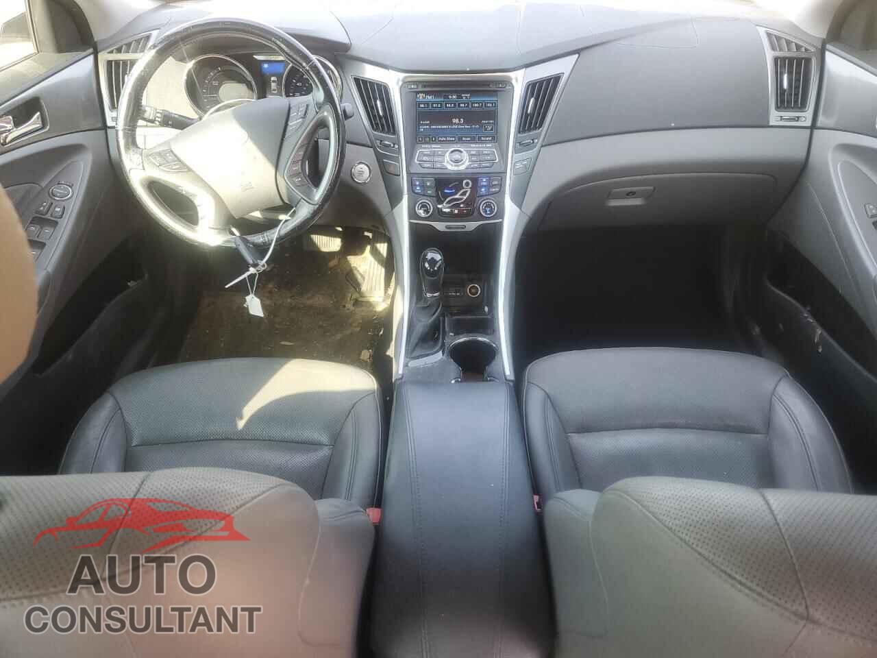 HYUNDAI SONATA 2015 - KMHEC4A43FA129578