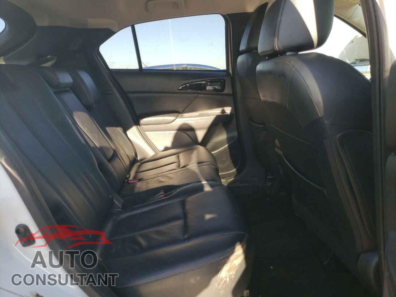 MITSUBISHI ECLIPSE 2018 - JA4AT5AA4JZ046177