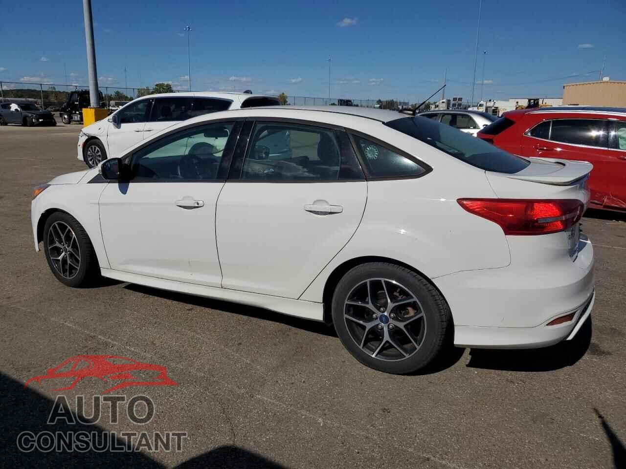 FORD FOCUS 2015 - 1FADP3F24FL355595