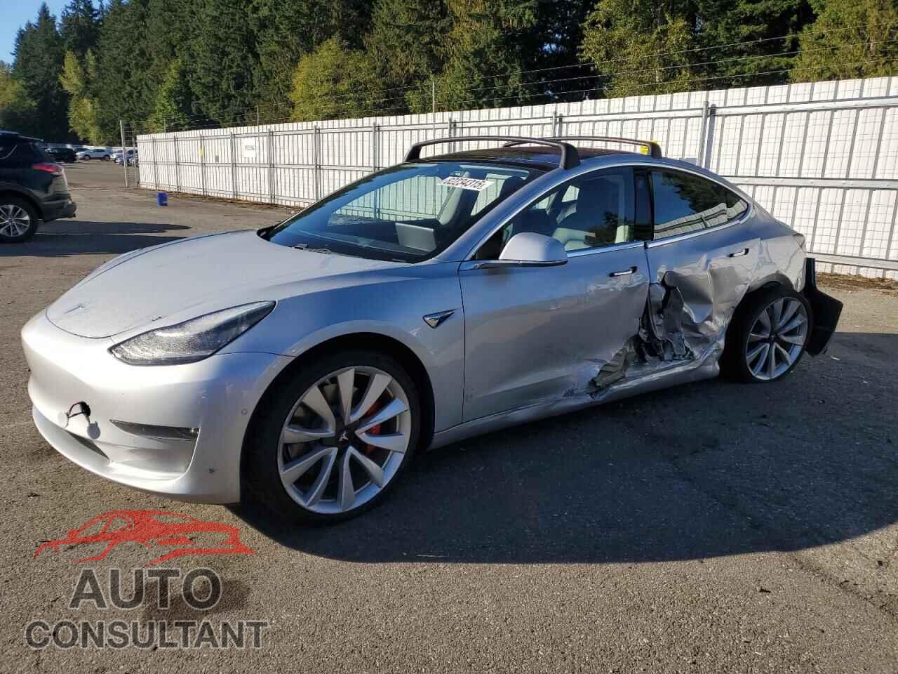 TESLA MODEL 3 2018 - 5YJ3E1EB8JF084327