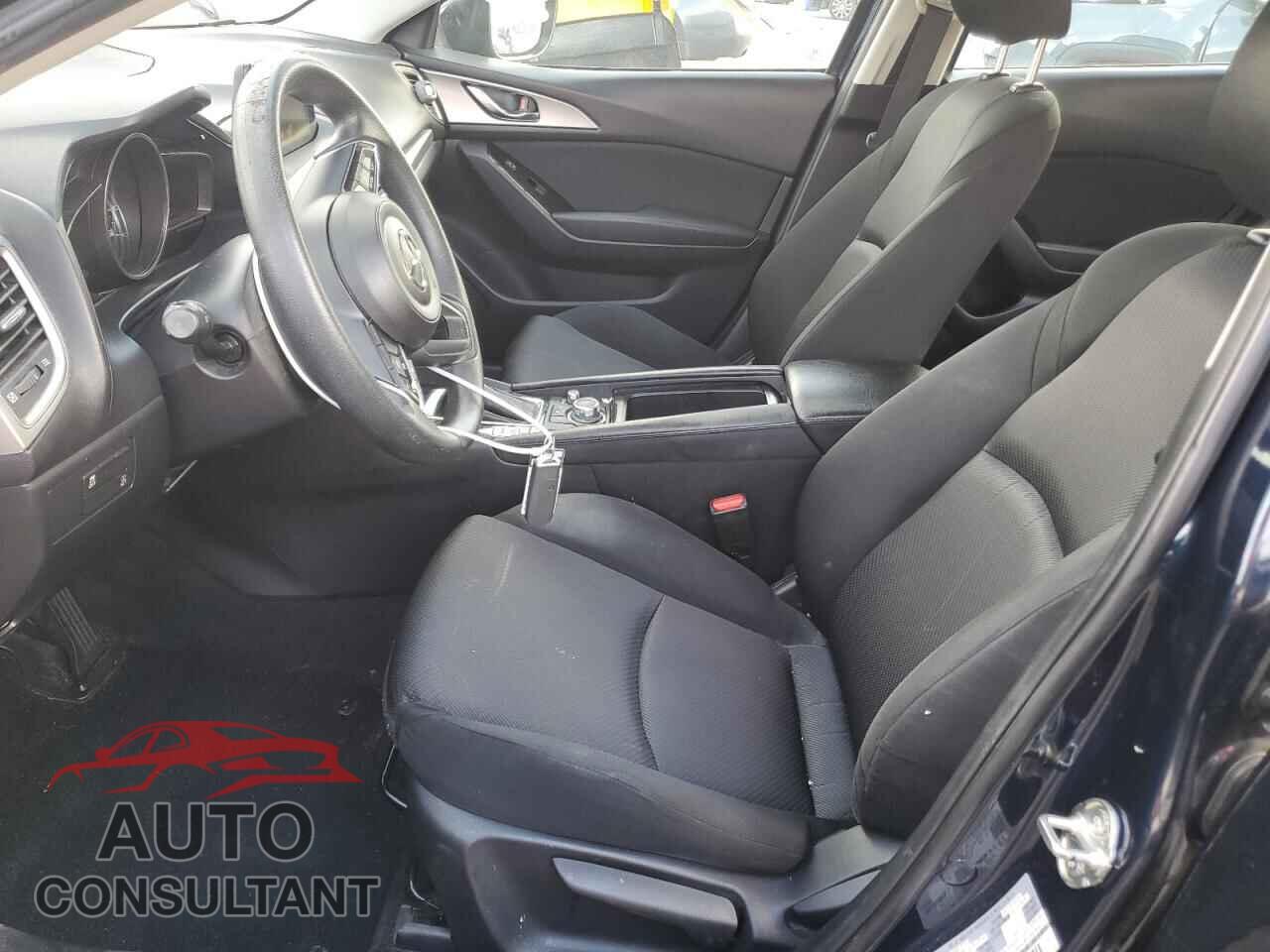 MAZDA 3 2018 - 3MZBN1U79JM168528