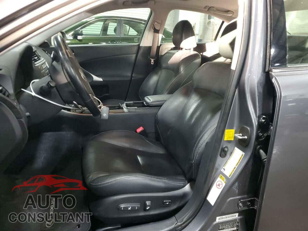 LEXUS IS 2012 - JTHCF5C24C5052811