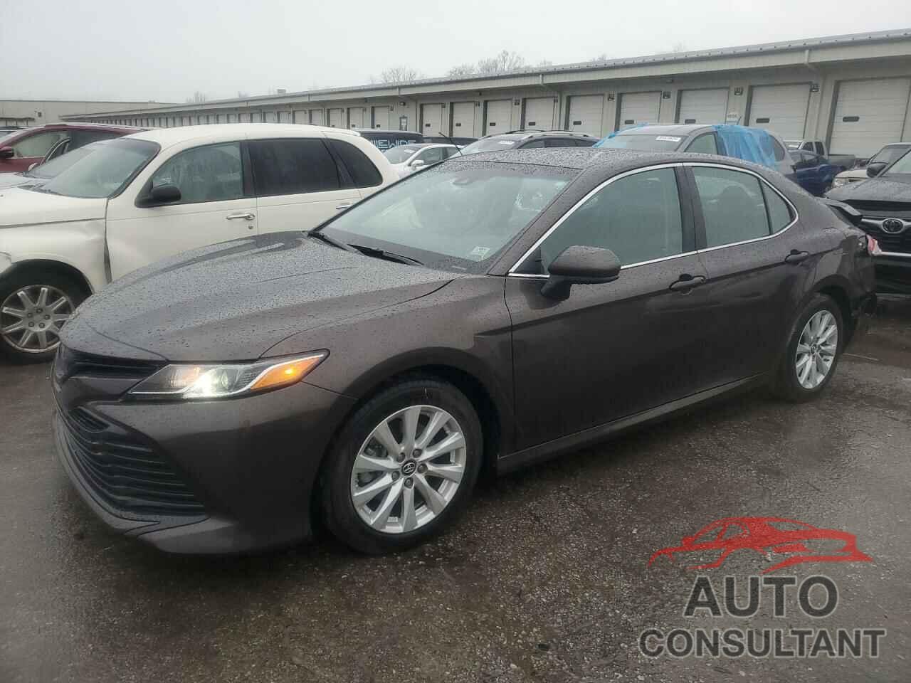 TOYOTA CAMRY 2018 - 4T1B11HK5JU631303
