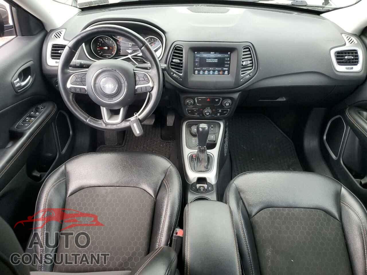 JEEP COMPASS 2018 - 3C4NJDBB4JT402116