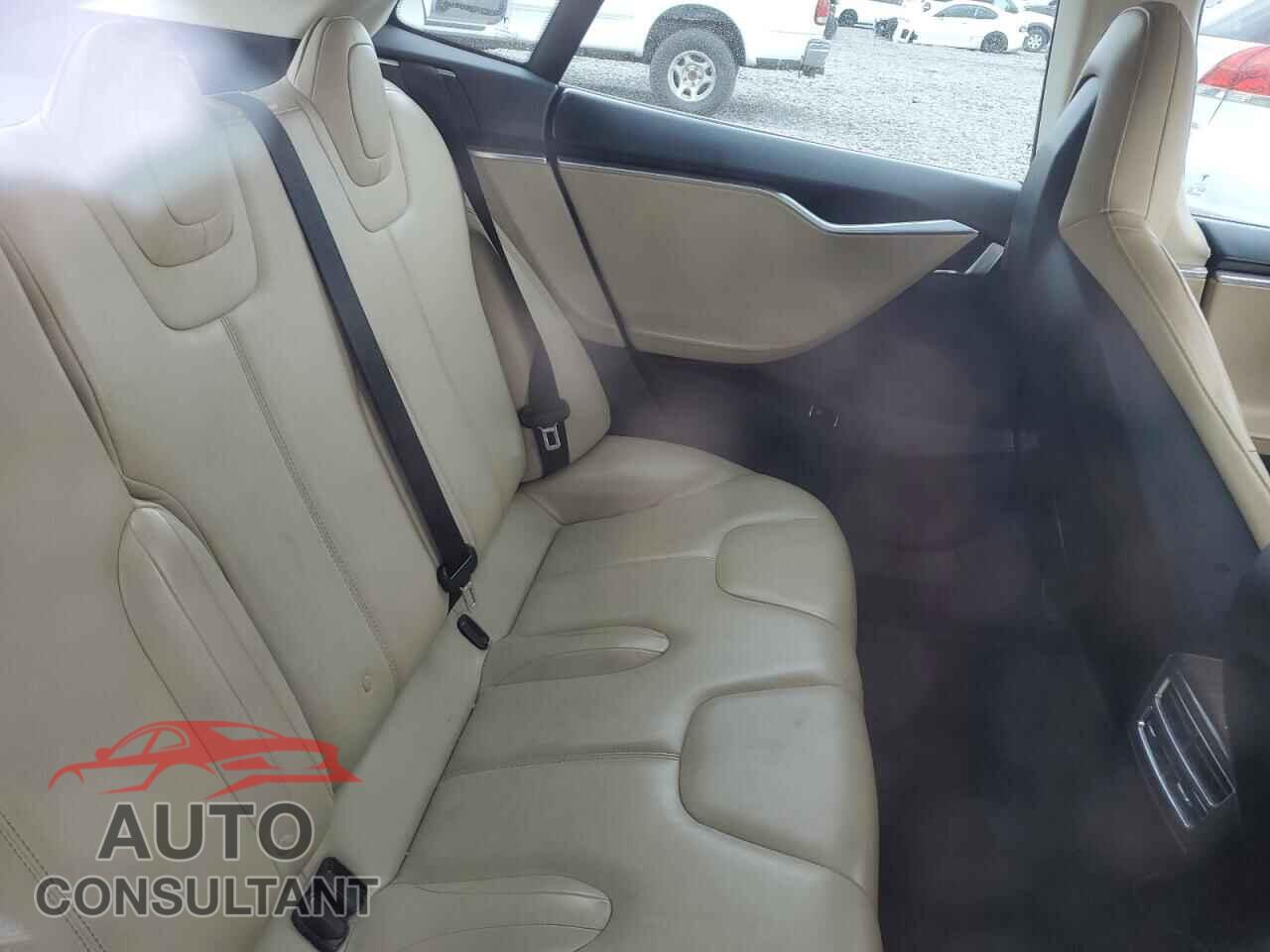TESLA MODEL S 2013 - 5YJSA1CG8DFP03762