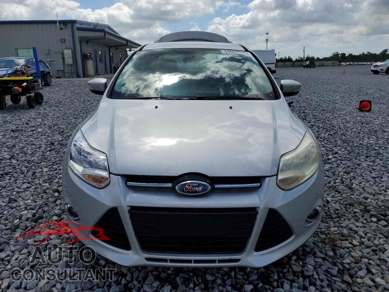 FORD FOCUS 2013 - 1FADP3F28DL308745