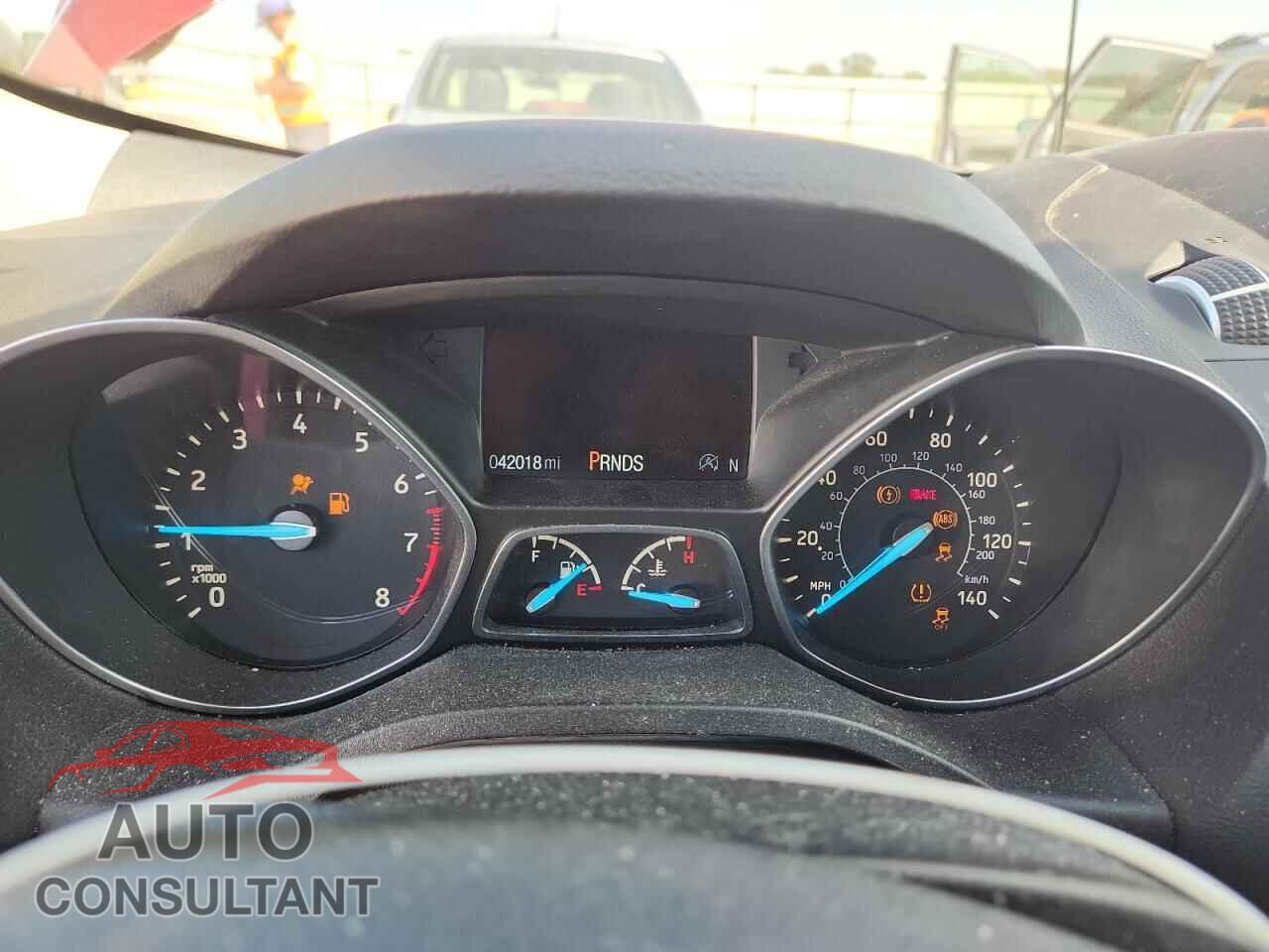 FORD ESCAPE 2019 - 1FMCU0GD8KUA19042