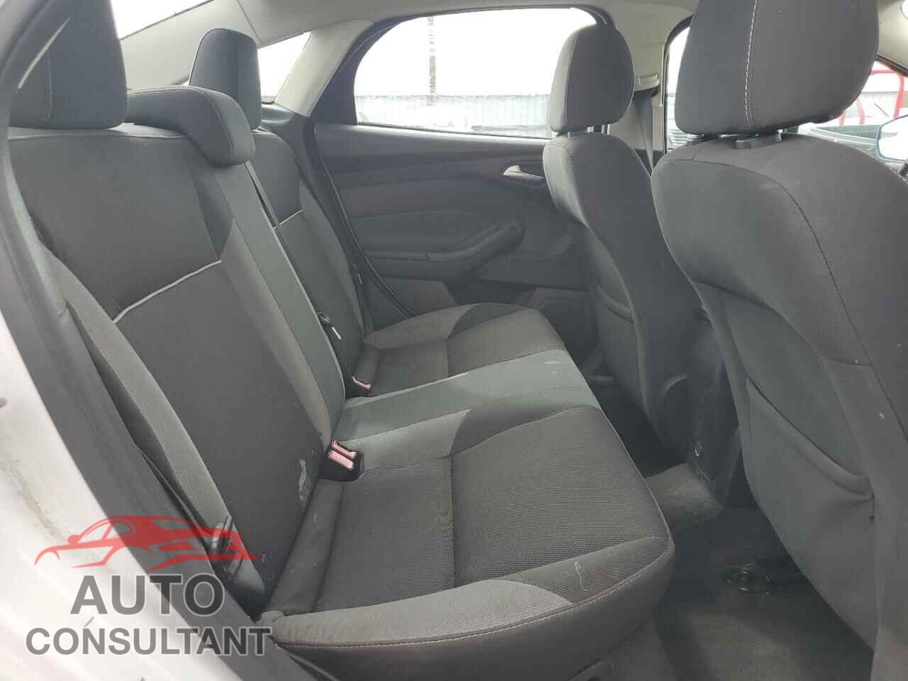 FORD FOCUS 2014 - 1FADP3F22EL312145