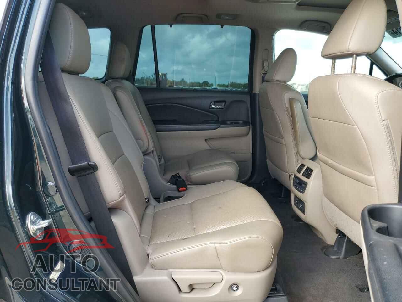 HONDA PILOT 2016 - 5FNYF6H07GB020671