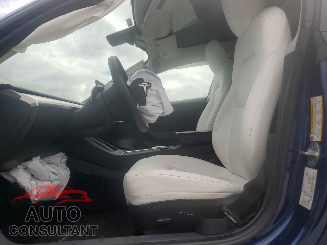 TESLA MODEL 3 2021 - 5YJ3E1EA3MF084523