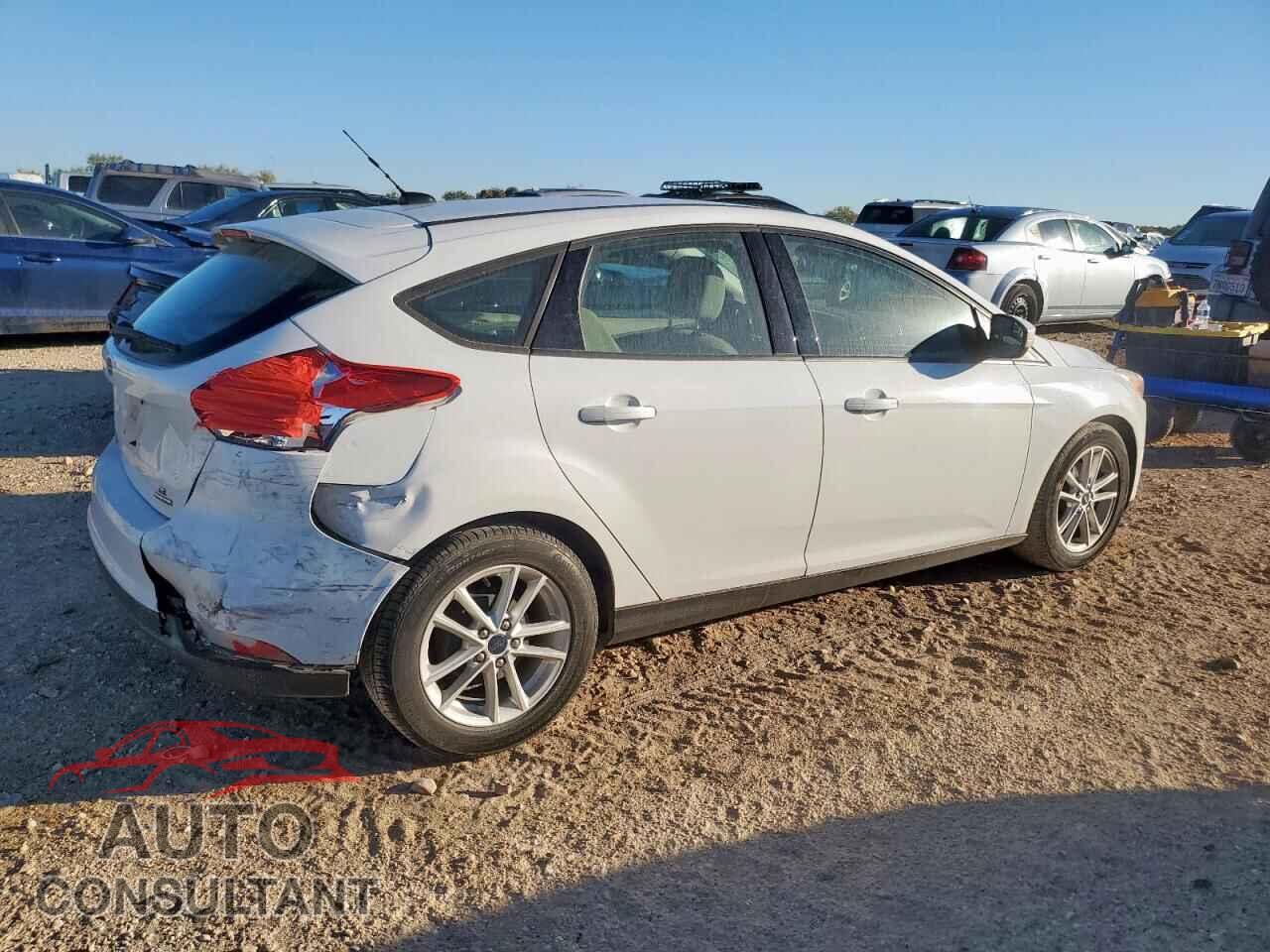 FORD FOCUS 2015 - 1FADP3K21FL240409