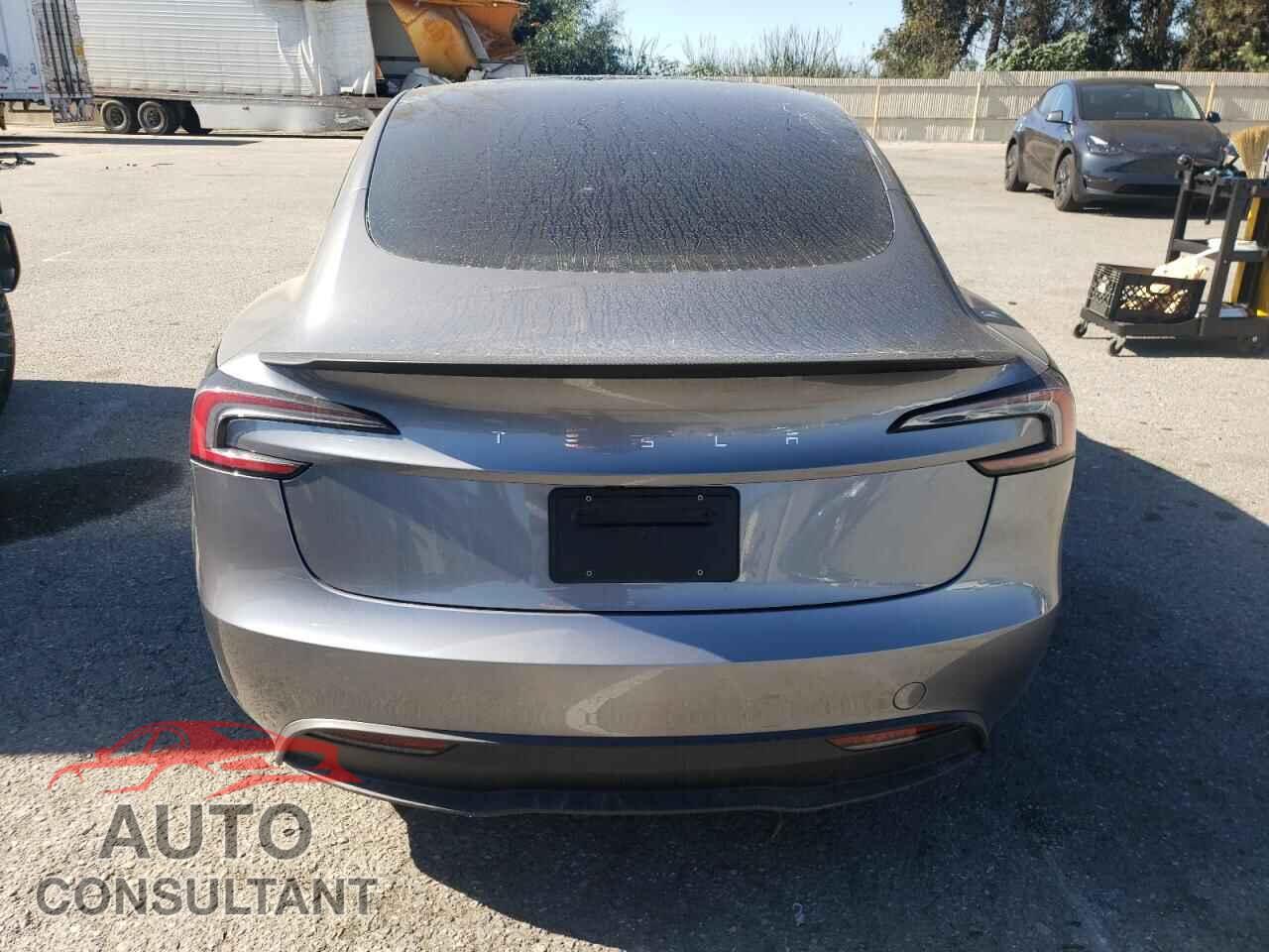TESLA MODEL 3 2024 - 5YJ3E1EA8RF855629