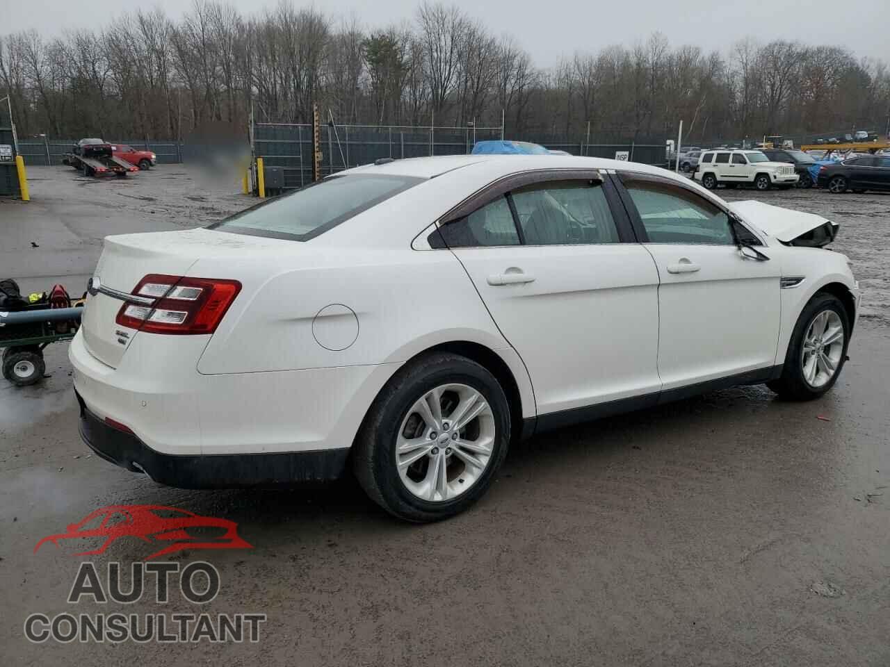 FORD TAURUS 2015 - 1FAHP2H82FG205975