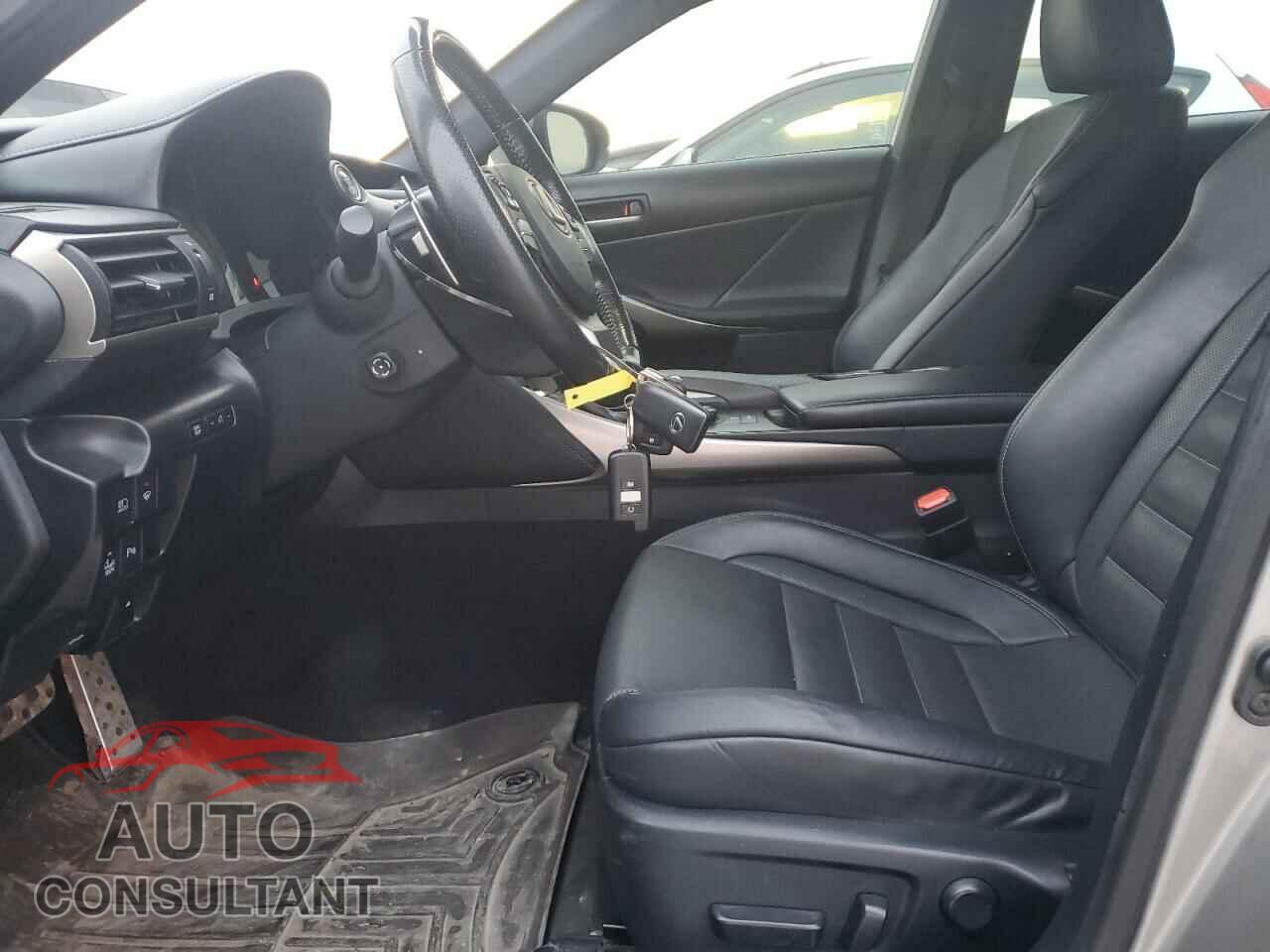 LEXUS IS 2019 - JTHC81D27K5037896