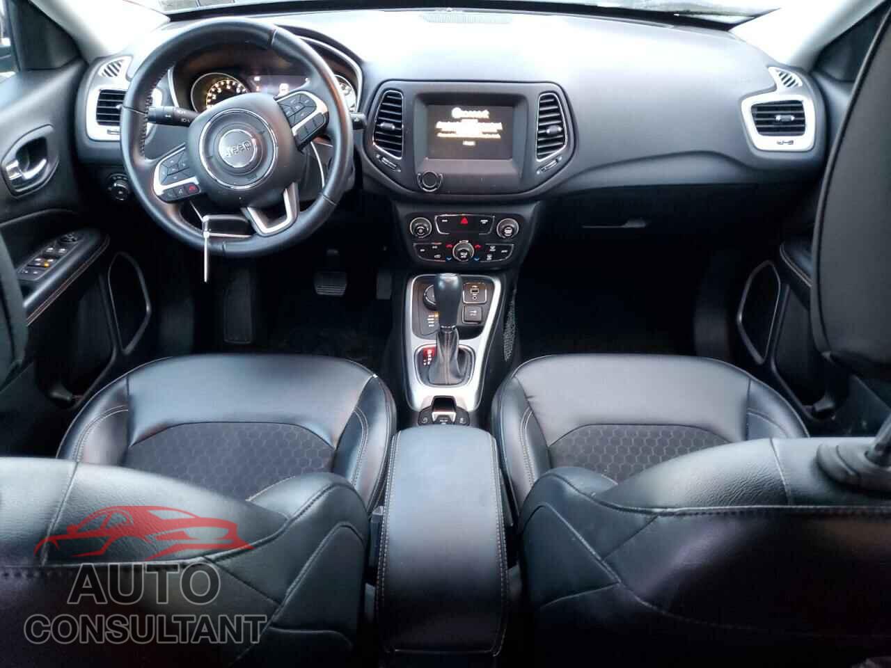 JEEP COMPASS 2018 - 3C4NJDBB5JT112435