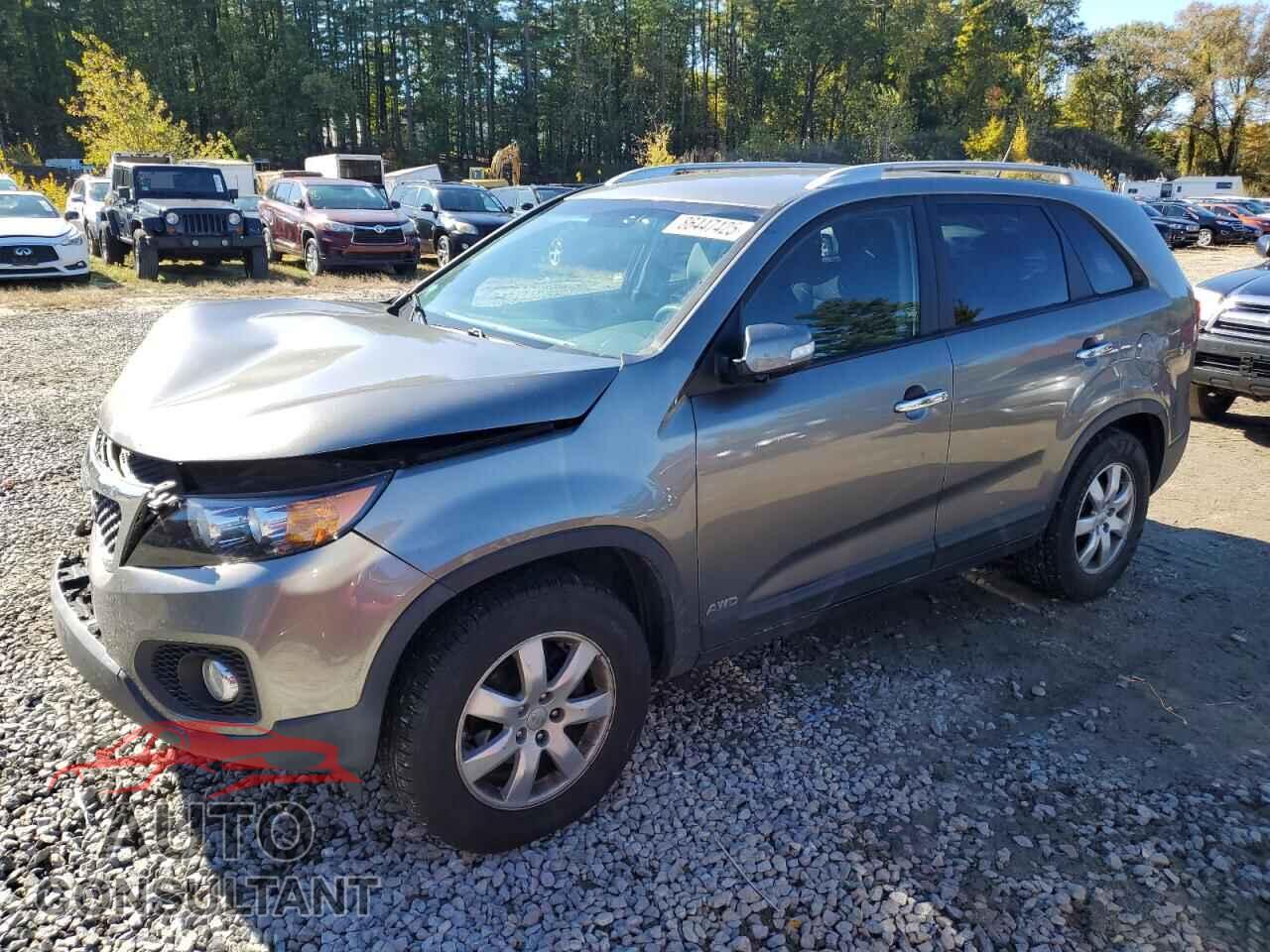 KIA SORENTO 2013 - 5XYKTDA64DG387579