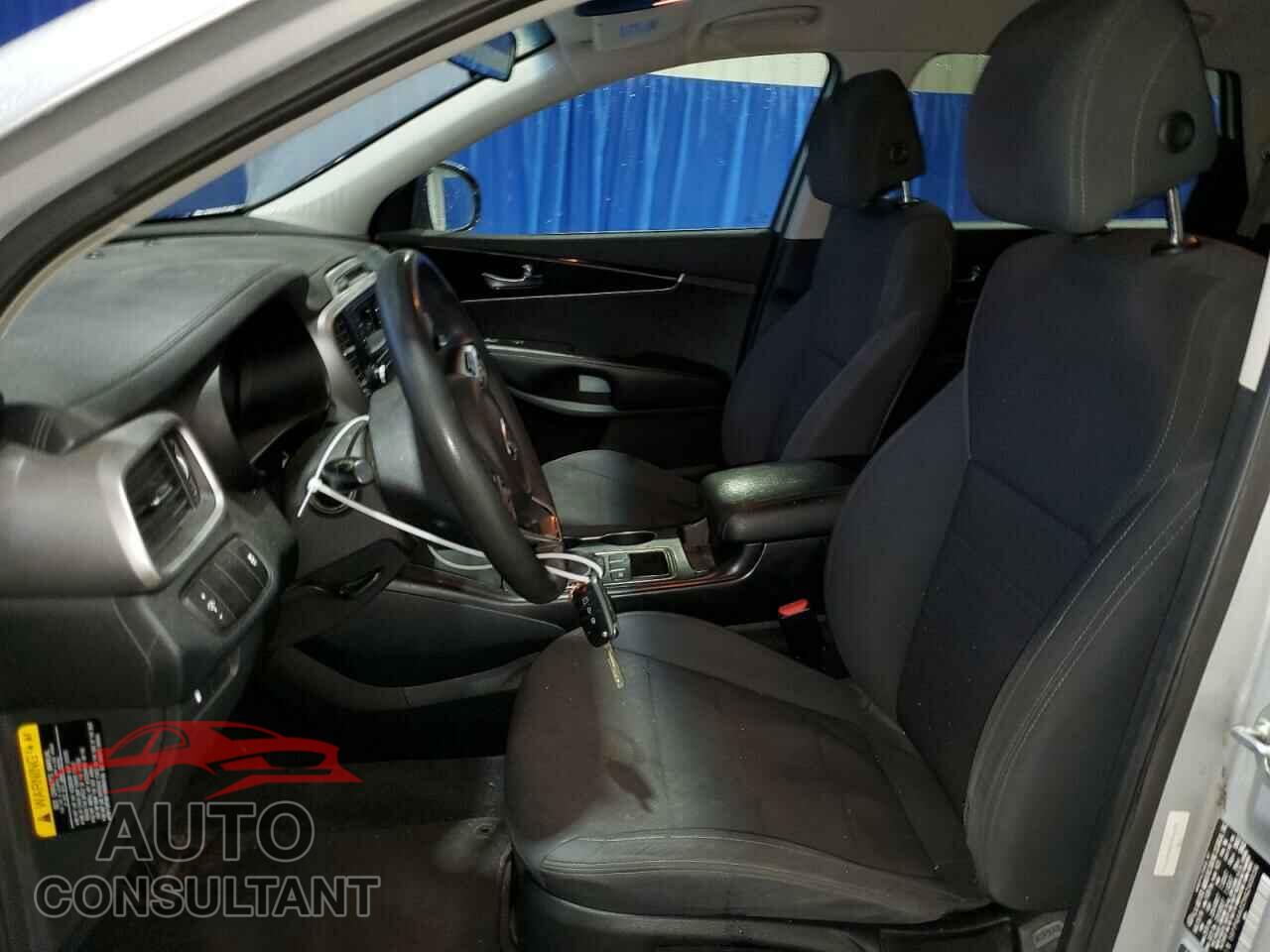 KIA SORENTO 2017 - 5XYPG4A32HG240036