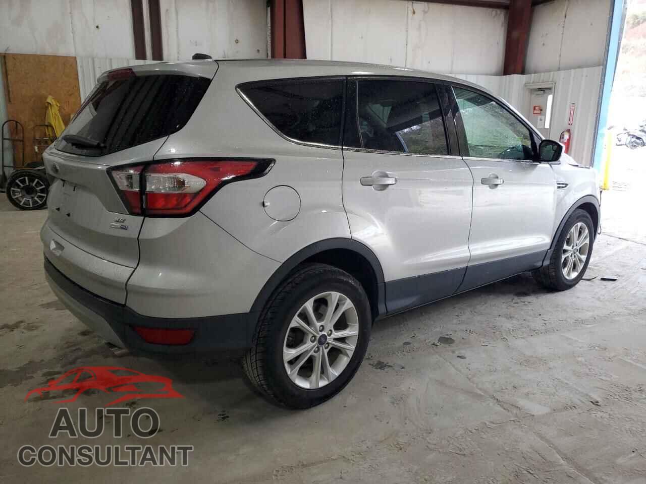 FORD ESCAPE 2017 - 1FMCU9GD9HUD07312