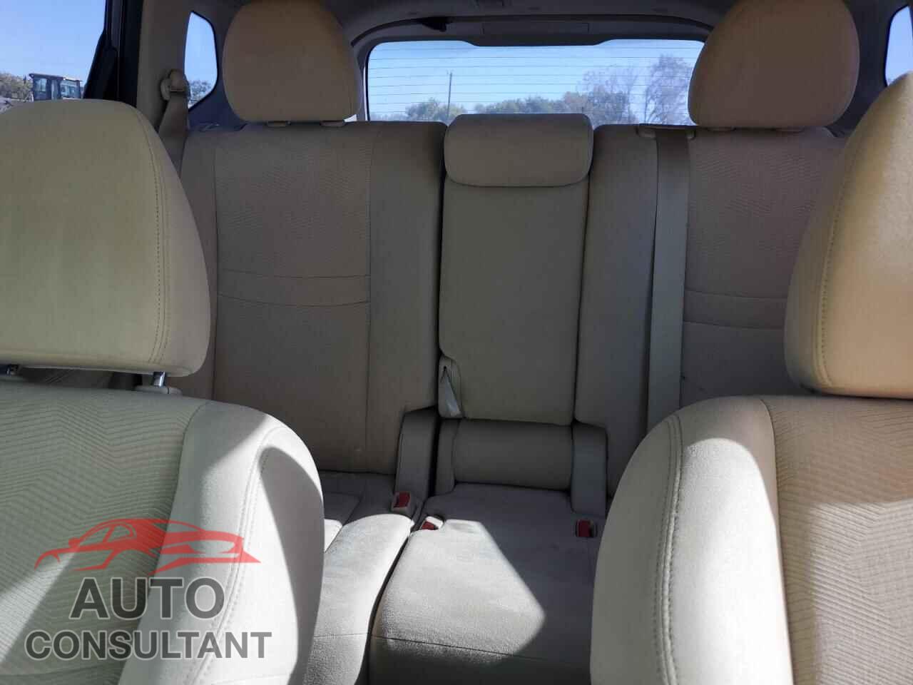 NISSAN ROGUE 2015 - KNMAT2MV9FP510862