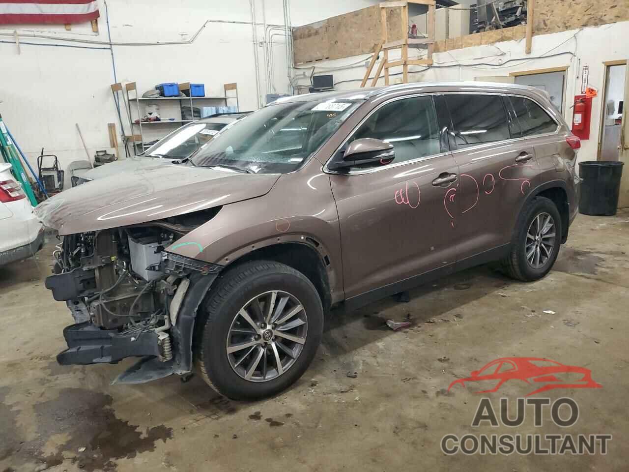 TOYOTA HIGHLANDER 2019 - 5TDJZRFH7KS950982